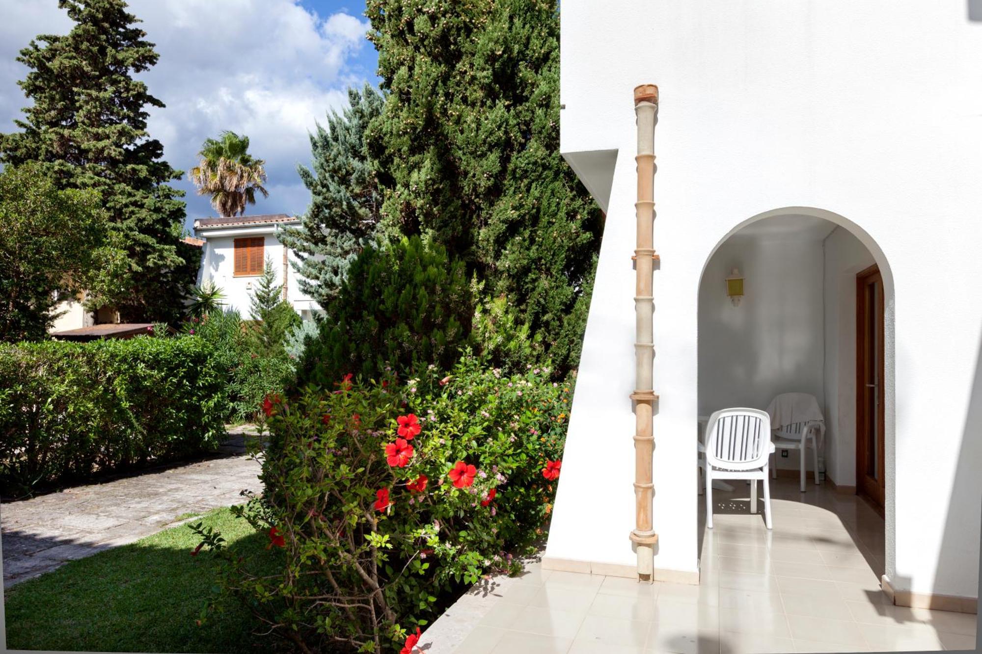 Apartamentos Leo Port de Pollença Dış mekan fotoğraf