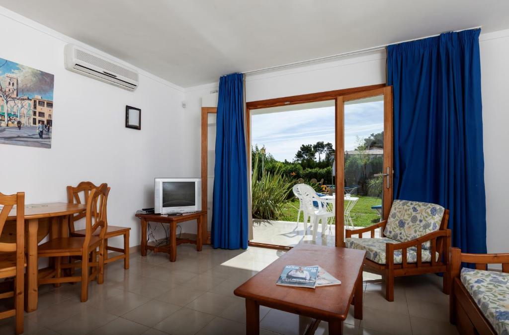 Apartamentos Leo Port de Pollença Oda fotoğraf