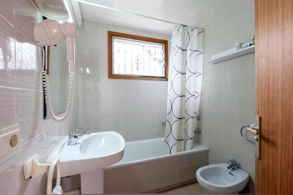 Apartamentos Leo Port de Pollença Oda fotoğraf