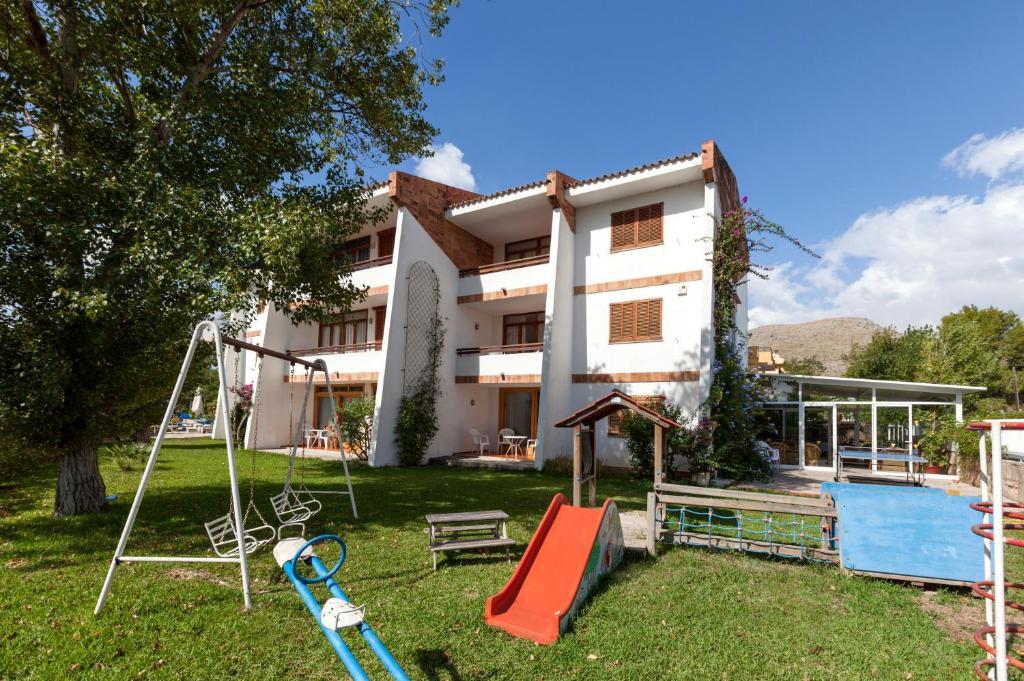Apartamentos Leo Port de Pollença Oda fotoğraf
